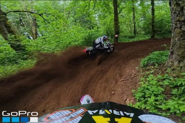 Video: Jason Lawrence chasing Carson Brown at Washougal